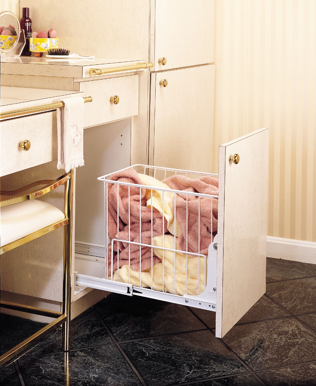 Rev-A-Shelf HRV Wire Bottom Mount Hamper (HRV-1520 S CR)
